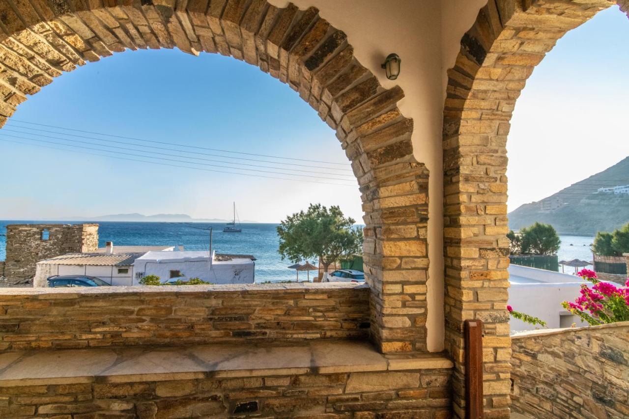Traditional House By The Sea Istérnia Esterno foto